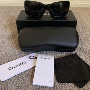 CHANEL Polished Black/Mother of Pearl Sunglasses
